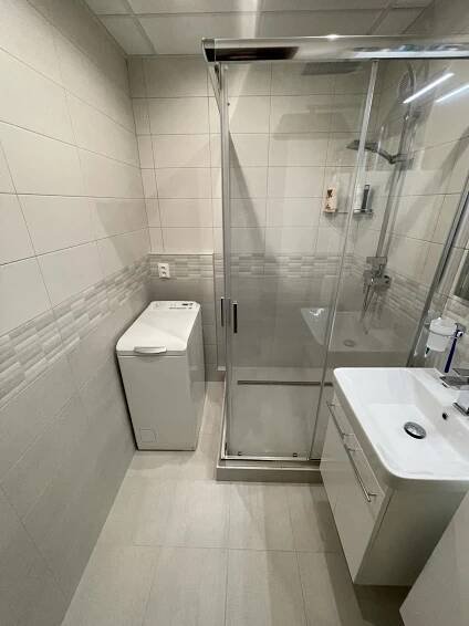 Rekonstrukce bytového jádra bytu 3+1,obklad Garda | Skála - koupelny na klíč