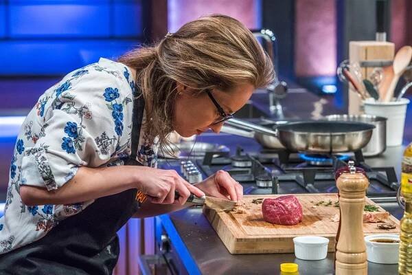 VIDEO: Budoucí MasterChef musí za půlhodinu zvládnout luxusní steak Rossini