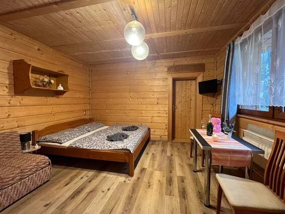 Beskydy u Pusteven: Penzion Na Lůkách s polopenzí, saunou, koupací kádí a kulečníkem + dětské hřiště, ohniště