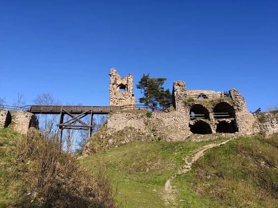 Soubor:Zubštejn (8).jpg – Wikipedie