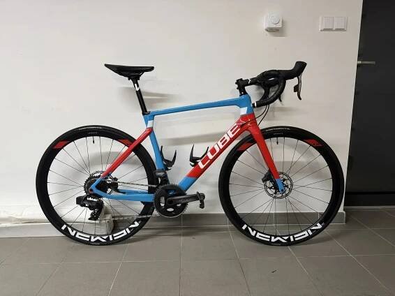Cube Agree C:62 SLT - vel 56 - karbónové kola a elektrický SRAM Force AXS za 55 000 Kč