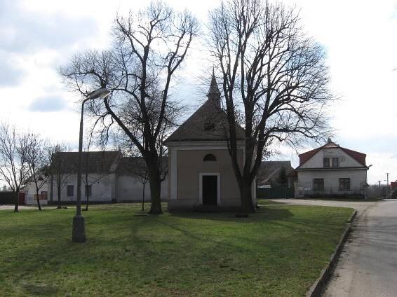 Kaple Nanebevzetí Panny Marie (Tři Dvory)
