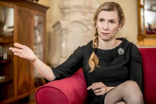 Ministryně Valachová: Jsme stejně chytří jako Lidl. Zvyšujeme platy