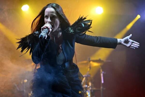 Tarja revival : kontakt : koncert. Královna symfonického metalu.