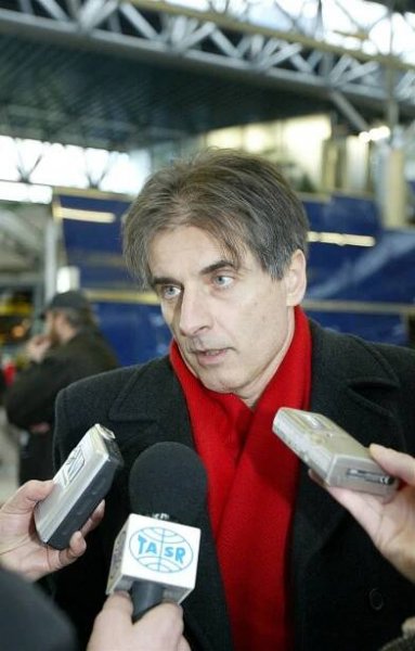 Slovenským velvyslancem v Česku bude bývalý šéf postkomunistů Weiss