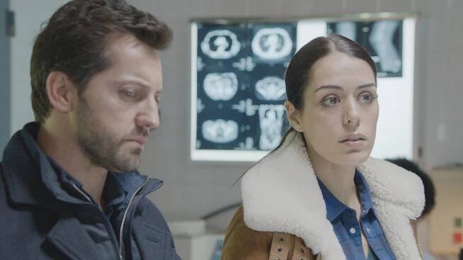 Stíny smrti - Série 5 - Vraždy u Ďáblova jezera - Z filmu - Frédéric Diefenthal, Sofia Essaïdi