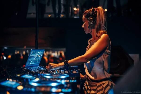 FOTO: DJ Lucca patří mezi uznávané umělce. – stránka 87