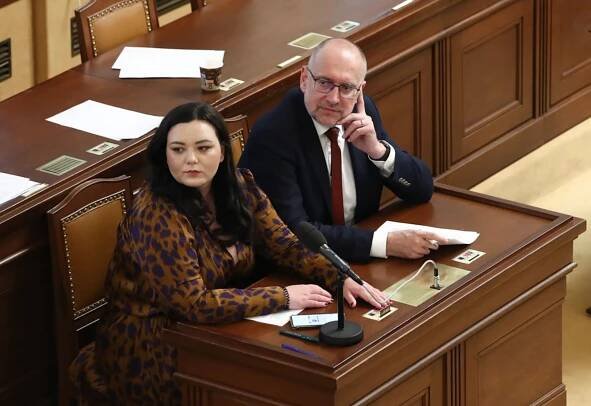 Poslankyně STAN Barbora Urbanová a ministr školství Mkuláš Bek (STAN)