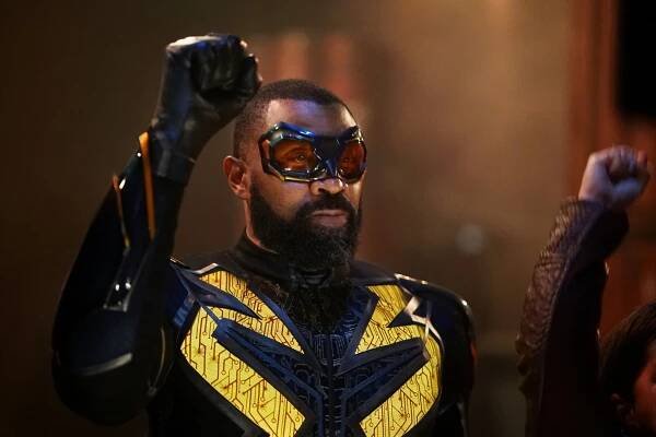Black Lightning - Kniha Markovie: 1. kapitola: Staronová prokletí a požehnání - Z filmu - Cress Williams