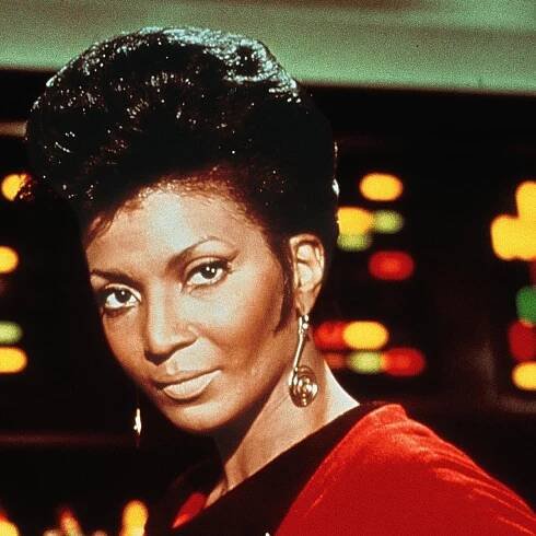 Nichelle Nichols: Star Trek star who broke sci-fi’s racial barrier