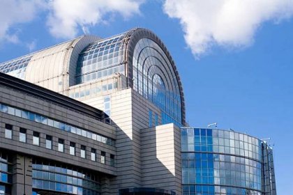 budova evropského parlamentu v bruselu - brusel - stock snímky, obrázky a fotky