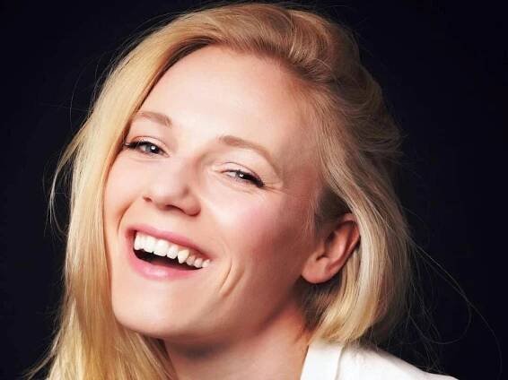 Emma Bell Biography, Age, Height, Husband, Net Worth - StarsWiki