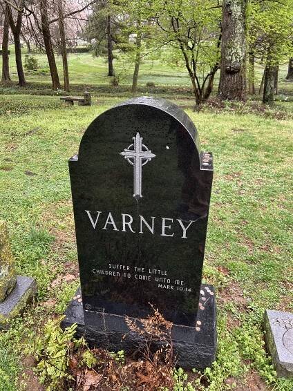 Larger memorial image loading...