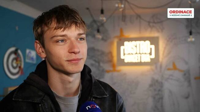 Líbačka s bratrem přítelkyně: Je to slabý čaj, říká Tom Sean z Ordinace