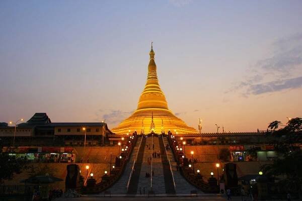 Pagoda míru v Neipyijtu (Zdroj: Shutterstock)