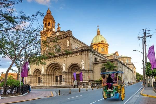 Low-cost tourism. Explore Manila, between culture, history, and shopping thumbnail