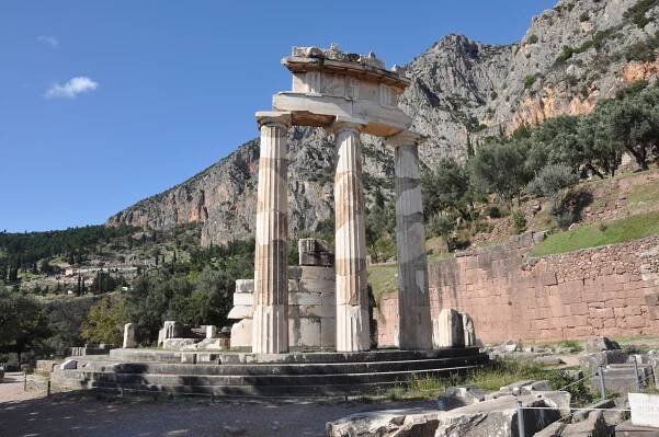 delphi_marmaria_tholos11
