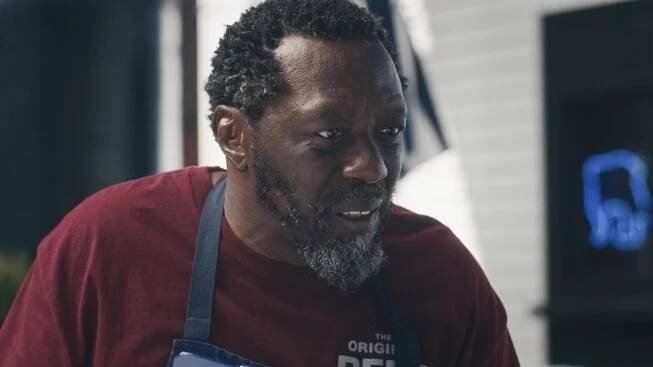 Edwin Lee Gibson as Ebraheim in 'The Bear' Season 4