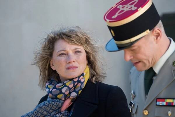 Policajtka Barbie - A la guerre comme à la guerre (S06E08) (2018) | Galerie - Z epizody | ČSFD.cz
