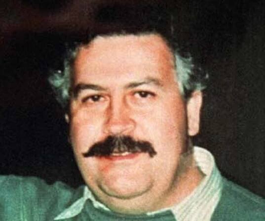Pablo Escobar Biography - Facts, Childhood, Family Life, Crimes