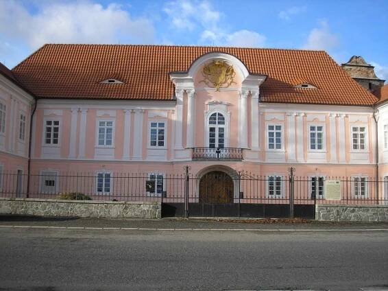 REFERENCE - ZÁMEK HRÁDEK U SUŠICE | MIKES.CZ
