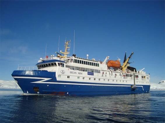 Antarctica Expedition Cruise - Fly & Sail to Antarctica - Antarctica21