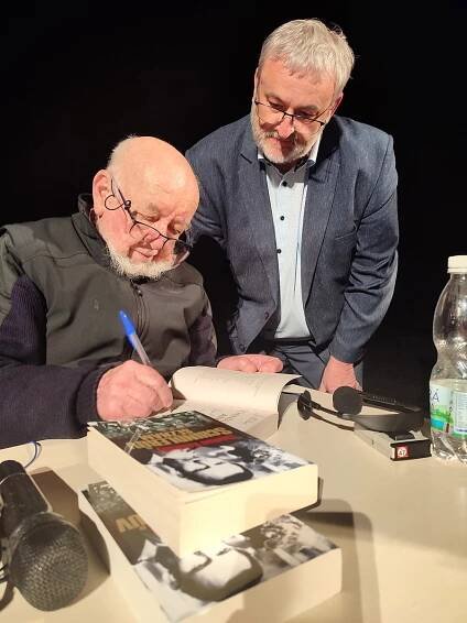 Schindler byl děvkař, zrádce i šampion lidství, tvrdí autor Schindlerova seznamu