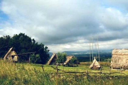 Curia Vitkov – Vítkův dvůr | Novodobá rekonstrukce šlechtického sídla z 12. století