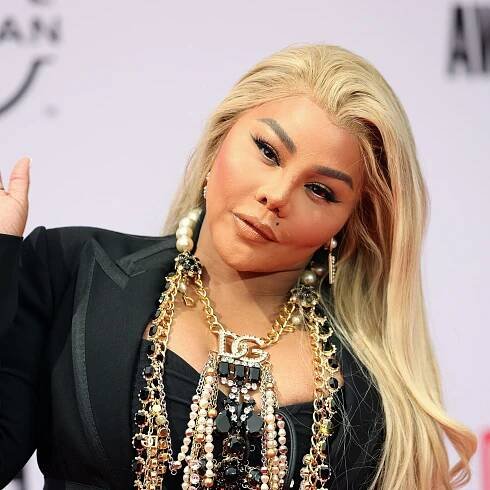 Lil' Kim Wore the Prada Logo in Her Bangs at the 2021 BET Awards — Photos