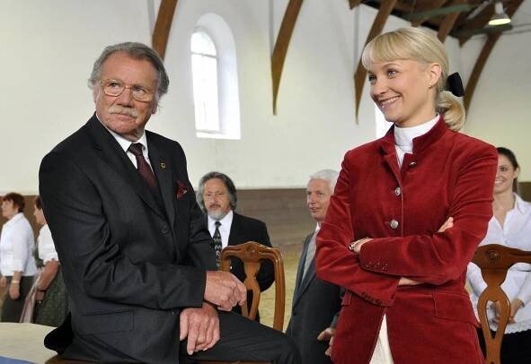 Das Glück dieser Erde - Gestüt in Gefahr - Z filmu - Franz Buchrieser, Eva Herzig