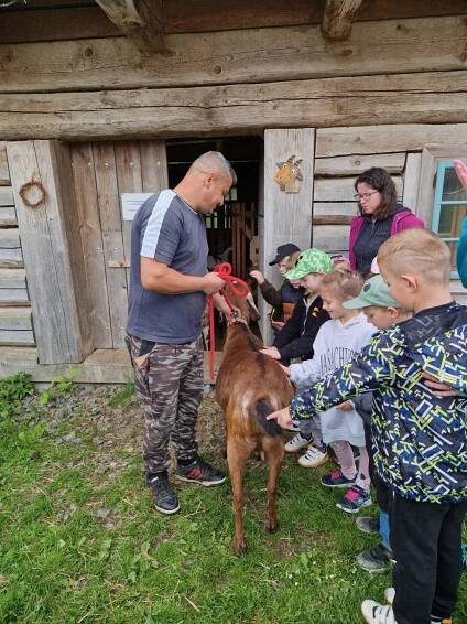 Základní škola, Praha 8, Libčická 10 | Exkurze na farmě Bláto - 4.6.2024 - 0.A , 1.A a 1.B