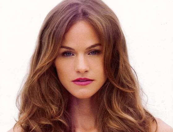 Kelly Overton