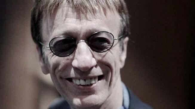 Zpěvák Bee Gees Robin Gibb podlehl rakovině