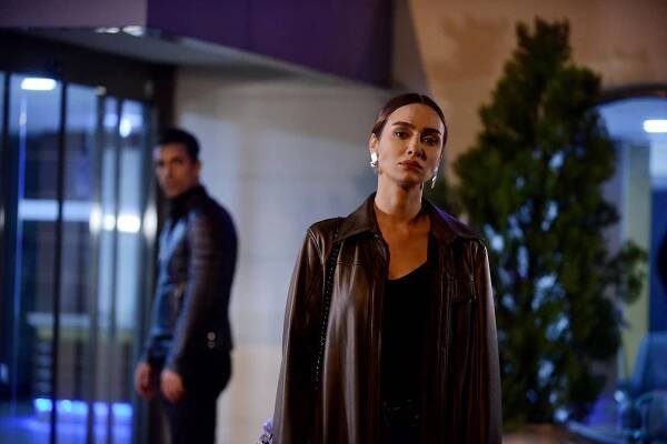 Siyah Beyaz Aşk - Episode 22 - Z filmu - Birce Akalay
