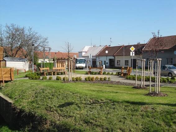 Soubor:Boršice u Blatnice, park.jpg