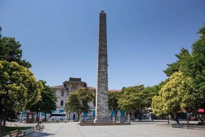 File:Constantine Obelisk.jpg - Wikimedia Commons