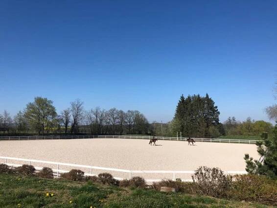 Jezdecký areál Ranch: Koňské království rodiny Opatrných v Hořovicích | Jezdci.cz