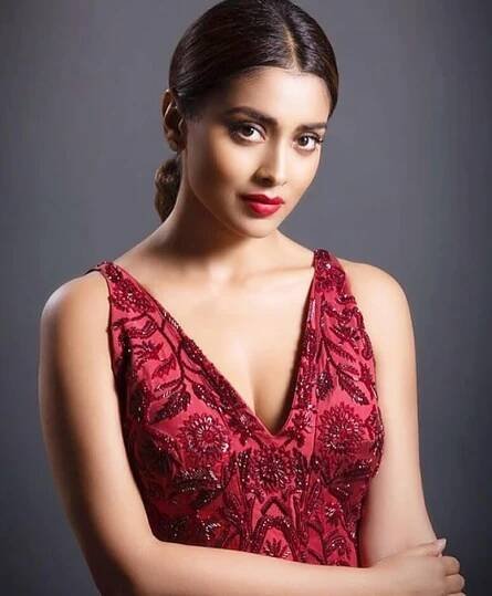 shriya saran in bikini