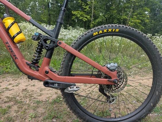 Test: Trek Fuel LX - vyzkoušeli jsme nejostřejší z Fuelů modelové řady pro rok 2026 | DoleKOP.COM