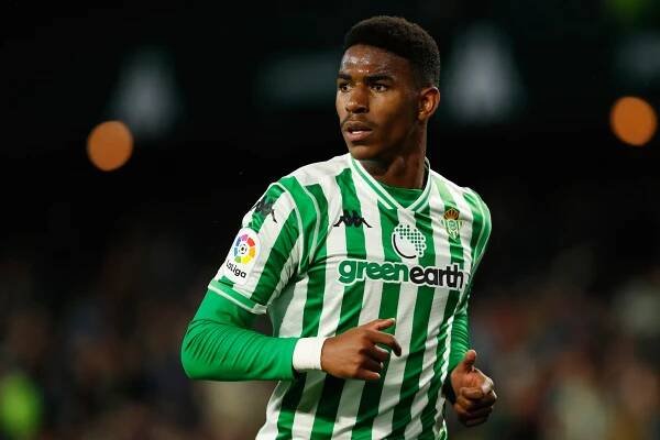 La Liga Transfer Round-Up: Real Betis bid farewell to icon, Atletico Madrid’s exit operation