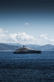 Modern Luxury Yacht Aviva Sailing around Portofino Free Stock Photo