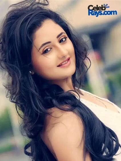 Rashami Desai childhood