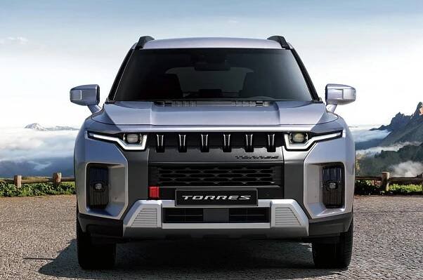 Ssangyong Torres Front