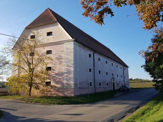 Soubor:Rajhradice - sýpka (3).jpg