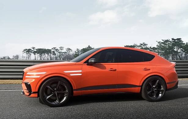 Genesis představil koncept kupé-SUV GV80, má ochranný rám jako závoďáky