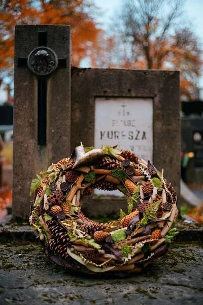 Christmas Wreath for Graves | Funeral Flower Decoration