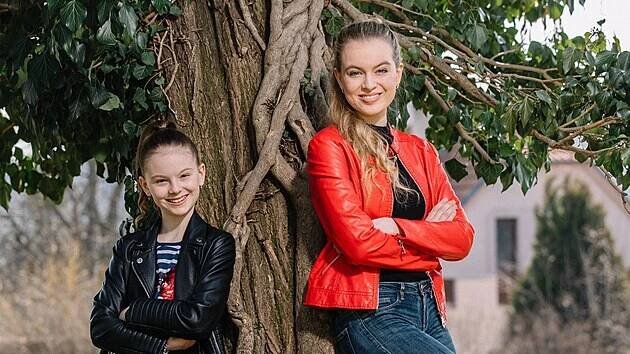 Nikola Pecháčková a její sestra Michaela Pecháčková
