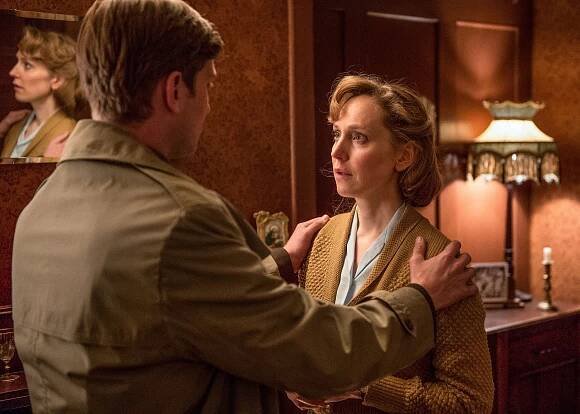 My Mother and Other Strangers - Vera (E04) (2016)