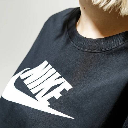 NIKE TRIČKO SPORTSWEAR ESSENTIAL