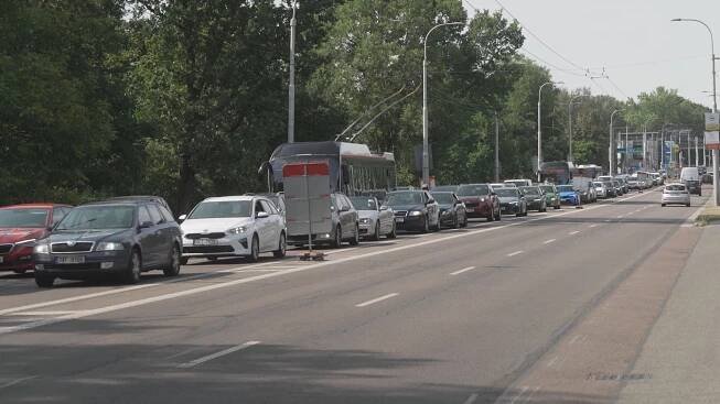 Dopravní peklo v Pardubicích. Provoz výrazně komplikuje řada uzavírek
